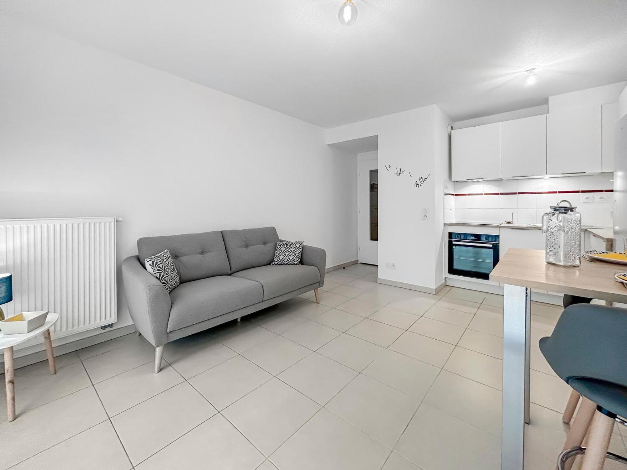 Vivez Lunel-Clim-Wifi Fibre-Parking Prive-Patio T2 Lunel  Εξωτερικό φωτογραφία